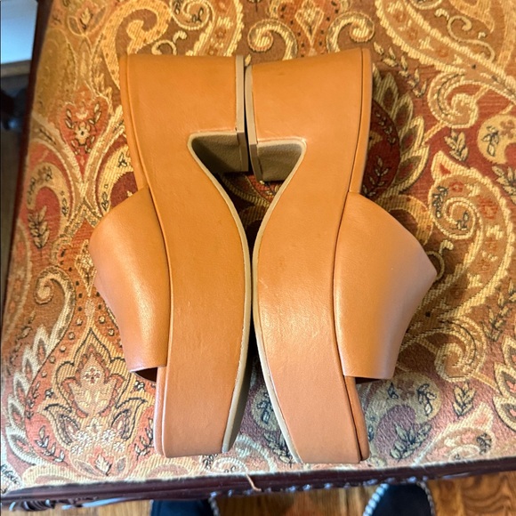 Beek Ibis Leather NWOT Platform Heel. Carmel color . Size 9 . - Picture 8 of 10